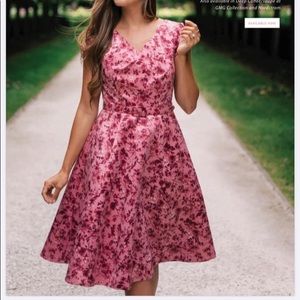 NWT Gal Meets Glam Elle